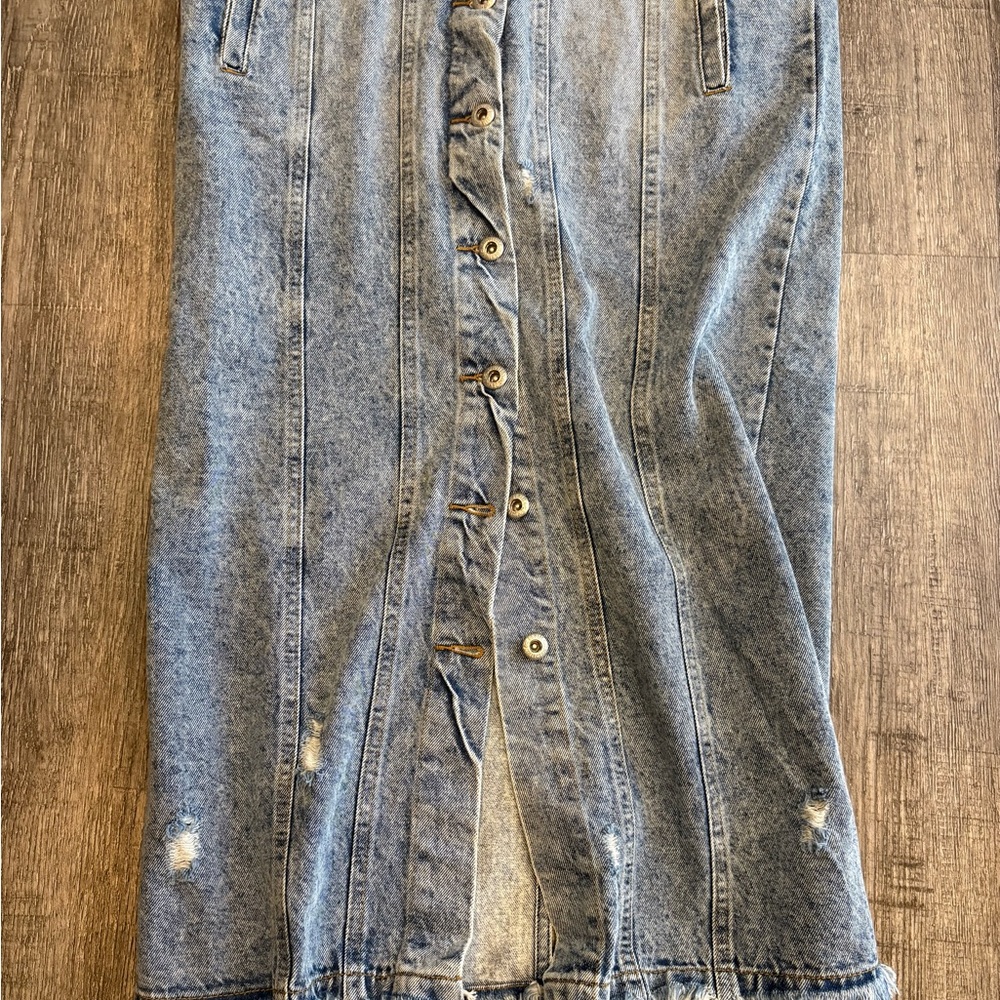 Women's Long Denim Jean Jacket - Picture 5 of 9